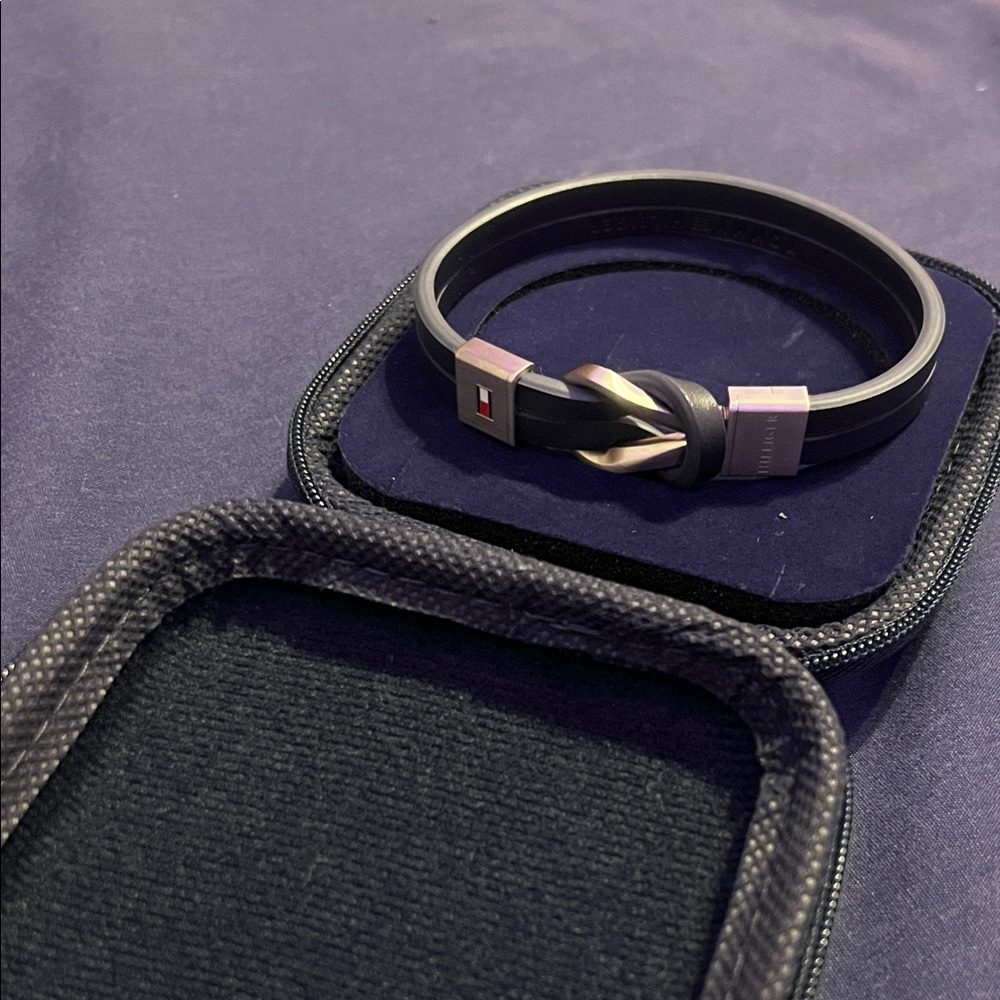 Tommy Hilfiger Black and Silver Knot Bracelet